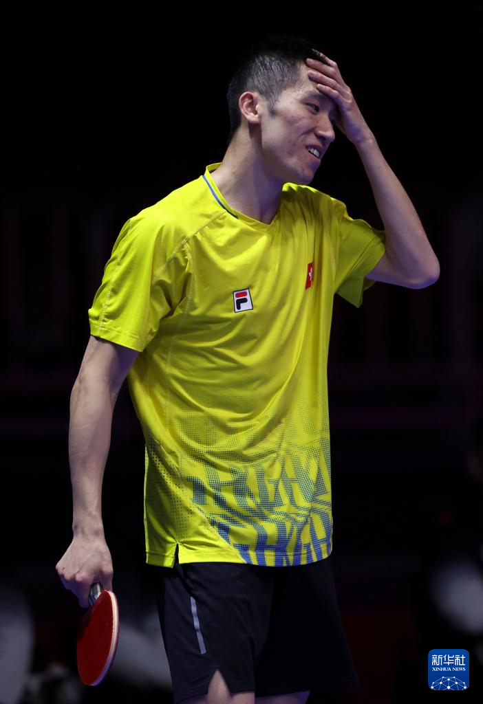 展开激烈竞 展开激烈竞