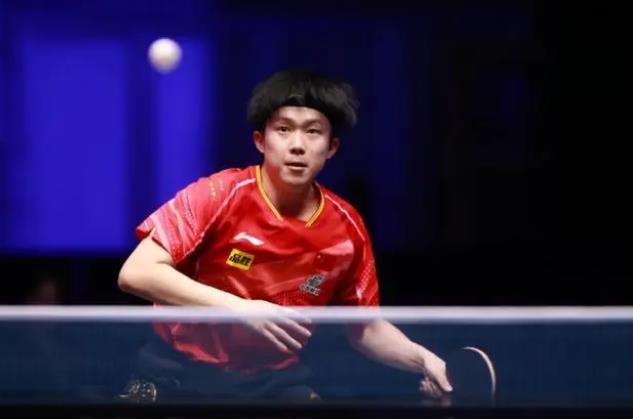 她便以夺目 她便以夺目